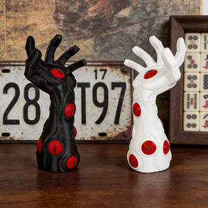 Supporto per auricolari con modello di mano stampato in 3D, 10,04 pollici, nero con accenti rossi, accessorio da scrivania per l'uso con computer. - Product Image 3