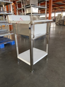 Évier de cuisine en acier inoxydable de conception européenne avec pieds réglables, revêtement de qualité alimentaire, finition polie, usage commercial <span class=keywords><strong>Horeca</strong></span> - Product Image 3