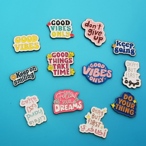 Incoraggiarmi custodia spazzatura Charm spilla in metallo smalto buona fortuna non rinunciare badge continua ciondoli per custodia per telefono spazzatura - Product Image 4