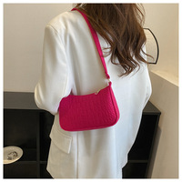 Nouveau modèle polyvalent chaîne sangle petit sac carré en feutre imprimé crocodile léger sac à bandoulière unique pour les femmes