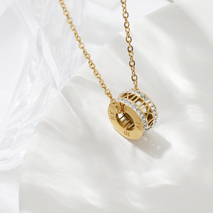 XIXI números romanos cintura pequeña circón diamante círculo 18K chapado en oro colgante de acero inoxidable mujeres joyería de moda collares - Product Image 1