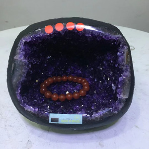 Toptan doğal yüksek kalite Uruguay kristal şifa taşı ametist küme para çantası ametist katedral Geode - Product Image 3