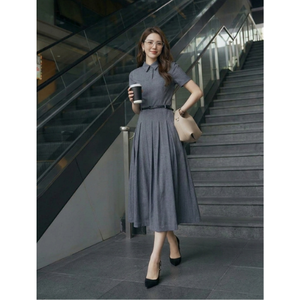 Robe midi bleu-gris pour femme, manches courtes, col chemise, tenue de bureau, ceinture à la taille, plissée, coupe trapèze, vente en gros, direct usine - Product Image 1