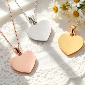 Collar con Colgante en Forma de Corazón Personalizado con Nombre y Patrón Grabados, Regalo Conmemorativo de San Valentín para Parejas - Product Image 1