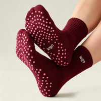 Chaussettes de yoga sportives personnalisées avec logo, antidérapantes, pour femmes, avec volants, broderie artisanale, chaussettes de pilates antidérapantes