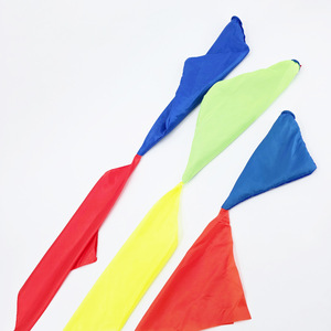 Pañuelo de seda que cambia de cuatro colores, accesorios mágicos mini Kingmagic al por mayor, juguetes para niños y actuaciones interactivas - Product Image 1