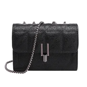 الجملة السيدات بو الجلود حقائب قماش عصرية مع قفل الذهبي سلسلة معدنية حقيبة كتف الأزياء الأسود حقائب للمرأة