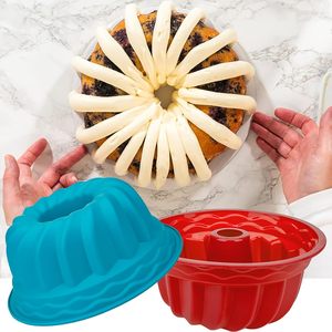 Moules à gâteau en silicone cannelés, moule à pâtisserie rond en silicone, moule tube cannelé sans BPA de 9 pouces, moules de cuisson antiadhésifs pour gâteaux - Product Image 2