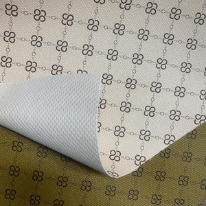 Impression de matériel de pu <span class=keywords><strong>y</strong></span> <span class=keywords><strong>pvc</strong></span> de cuero rexine para fabricar bolsos colgantes con diferentes colores <span class=keywords><strong>y</strong></span> disenos. - Product Image 3
