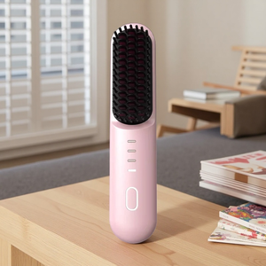 Peigne lisseur portable sans fil, mini brosse lissante rechargeable par USB, outil de coiffage deux-en-un pour boucler et lisser - Product Image 1