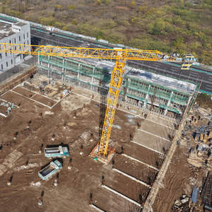 Grue à tour à plateau plat DAHAN QTZ125(6015) avec une capacité de levage maximale de 10 tonnes et une hauteur d'ancrage de 200 m à vendre - Product Image 3