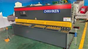 CHNVIKEN-Máquina cortadora de láminas hidráulica inteligente QC12K, 6x3200mm, cizalla oscilante para placa gruesa con motor de núcleo - Product Image 3