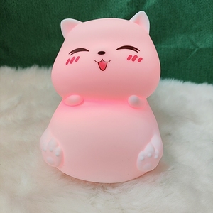 Lampe de nuit en silicone en forme de chat, contrôle tactile et changement de couleur automatique, lampe de chevet LED pour enfants, rechargeable par USB, lampe douce pour la chambre d'enfant - Product Image 1