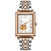 Conception et production de montres mécaniques automatiques étanches à ressort-élastique, entièrement en acier, pour les marques privées de clients.