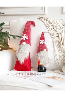 Couverture de bouteille de <span class=keywords><strong>vin</strong></span> de Noël avec des flocons de neige <span class=keywords><strong>moelleux</strong></span> et un vieil homme sans visage. Couverture de bouteille de <span class=keywords><strong>vin</strong></span> <span class=keywords><strong>rouge</strong></span> comme décoration de Noël - Product Image 3