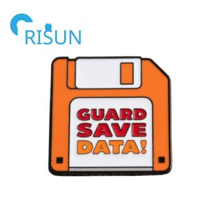 Vente en gros, Épinglette rétro en émail, insigne pour jeux d'ordinateur, bijoux, broches, insigne personnalisé pour <span class=keywords><strong>disquette</strong></span>, disque émaillé - Product Image 5