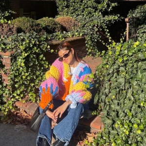 Cardigan en tricot color block arc-en-ciel pour femme, automne et hiver, tricoté à la main, épais, en crochet - Product Image 4