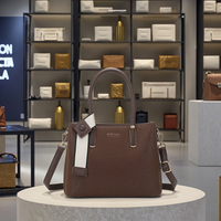 Sac à main en cuir PU pour femme, sac fourre-tout structuré à poignée supérieure et bandoulière avec large sangle décorative