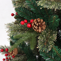 Arbre de Noël artificiel de luxe de 240cm de vente directe d'usine d'UMIND avec l'arbre de Noël de cerise de pomme de pin extérieur pour la célébration