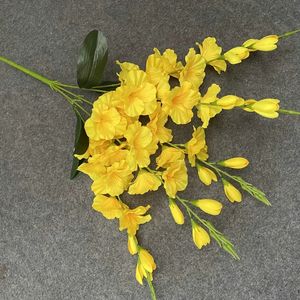 LO- 69 Vente en gros en vrac Bouquet de fleurs artificielles Gladiolus Faux Épée Lily à 5 tiges de 62 cm pour <span class=keywords><strong>d</strong></span>écoration de fond <span class=keywords><strong>d</strong></span>'événement et arrangement floral - Product Image 4