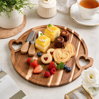 Plateau de service rond en bois d'acacia de 13 pouces avec 2 poignées en forme de cœur intégrées, plateau de service polyvalent pour table basse