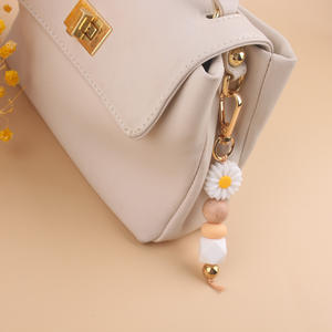 2025 dessin animé mignon marguerite fleur Silicone perlé porte-clés sac sac à dos breloque voiture suspendu pendentif femmes cadeau - Product Image 2