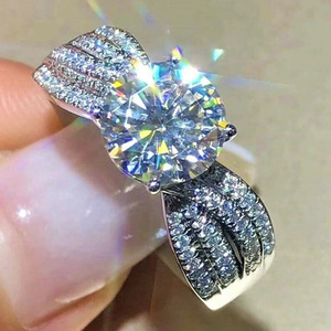 Anello di Lusso Q578 con Diamante per Donna, Taglio Brillante Rotondo, Colore D Naturale, Gioiello di Fidanzamento - Product Image 1