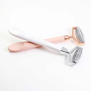 ลูกกลิ้งนวดหน้าและผิวกายแบบมือถือ แพลตตินัม สำหรับกระชับผิว ลดเลือนริ้วรอย 3 มิติ พร้อมเข็มนวด - Product Image 2