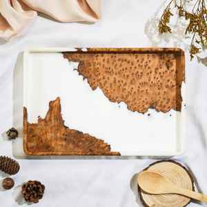 Bandejas Decorativas Recubiertas de Resina Diseñadas para Agregar un Toque Moderno a la Cocina y las Zonas de Comedor Mientras Sirven como Soporte para el Servicio Diario - Product Image 3