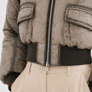 Blouson bomber court matelassé pour femme, style vintage délavé à l'acide, avec poches cargo, effet vieilli, vêtement d'extérieur type <span class=keywords><strong>aviateur</strong></span> - Product Image 6