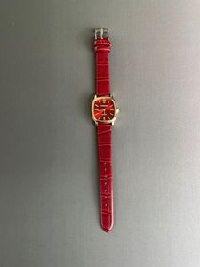 Nouvelle montre-bracelet carrée rétro minimaliste haut de gamme pour femme, en alliage, à quartz, vente en gros - Product Image 2