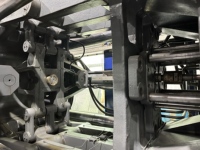 Machine de moulage par injection de plastique horizontale haïtienne de 900 tonnes d'occasion en état d'occasion avec composants de base, vis et moteur
