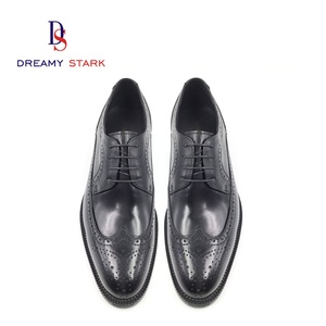 Chaussures Oxford de luxe vintage faites à la main pour hommes, design perforé au laser, collection automne, logo personnalisé, vente directe fabricant, grossiste - Product Image 3