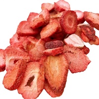 Biologische zoete bakdecoratie gevriesdroogde aardbeien sneeuwvlokjes knapperige plakjes bulkverpakking cake yoghurt topping 12 maanden houdbaarheid