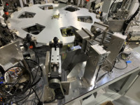 Máquina de Ensamblaje de Válvulas de Riego de Múltiples Estaciones y Piezas, Cinco Etapas de Ensamblaje, Totalmente Automática