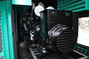 Generador Silencioso de 600Kva 750Kva, Eficiente en Consumo de Combustible, Generador de Respaldo de Energía, Frecuencia 50/60Hz, 240V/230V - Product Image 4