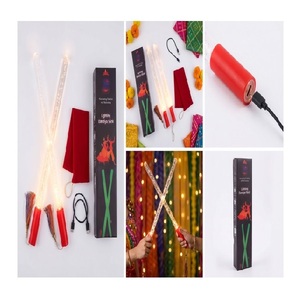 Barras de Dandiya Recargables Premium con Luces LED de Colores y Elegantes Borlas de Seda para el Baile Garba - Product Image 1