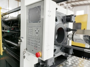 Machine de moulage par injection Yuanda Group YD4800, machine de moulage plastique, machine à moteur servo, machine de fabrication de seaux de 20 L - Product Image 2