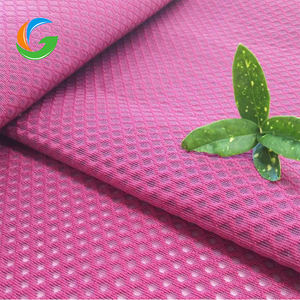 Tissu en maille de polyester enduit de PVC anti-UV, résistant, pour couverture de <span class=keywords><strong>piscine</strong></span> en vinyle, taille et couleur personnalisées, tissu en maille de PVC - Product Image 1