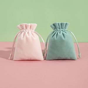 Luxury <b>Velvet</b> Drawstring Pouch with Handmade Floral <b>Top</b> - Premium Gift Bag for Jewelry, Wedding Favors & Cosmetics - Product Image 5