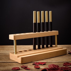 Porte-stylos en bois massif de noyer noir avec accents en laiton, organiseur de bureau pour usage professionnel - Product Image 4