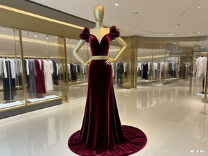 หุ่นโชว์เสื้อผ้าผู้หญิงแบบเต็มตัว ทาสีทอง รูปร่างโค้งเว้าแบบ BBL อกใหญ่ สะโพกใหญ่ พร้อมหัวและแขนที่ถอดออกได้ - Product Image 2