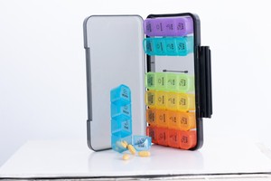 Organizador de Pastillas Mensual de Gran Volumen y Colorido con 28 Compartimentos, Sellado con Anillo de Silicona, Caja para Pastillas - Product Image 2
