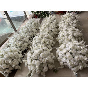 Décoration de mariage, centre de table floral, arrangement floral, guirlande de table, boule de fleurs rouges - Product Image 6