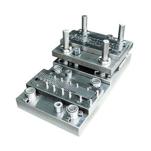 Troquel de estampado de Metal progresivo de alta calidad, moldes de Metal personalizados de fábrica diseñados para forma de azulejo de piedra - Product Image 1