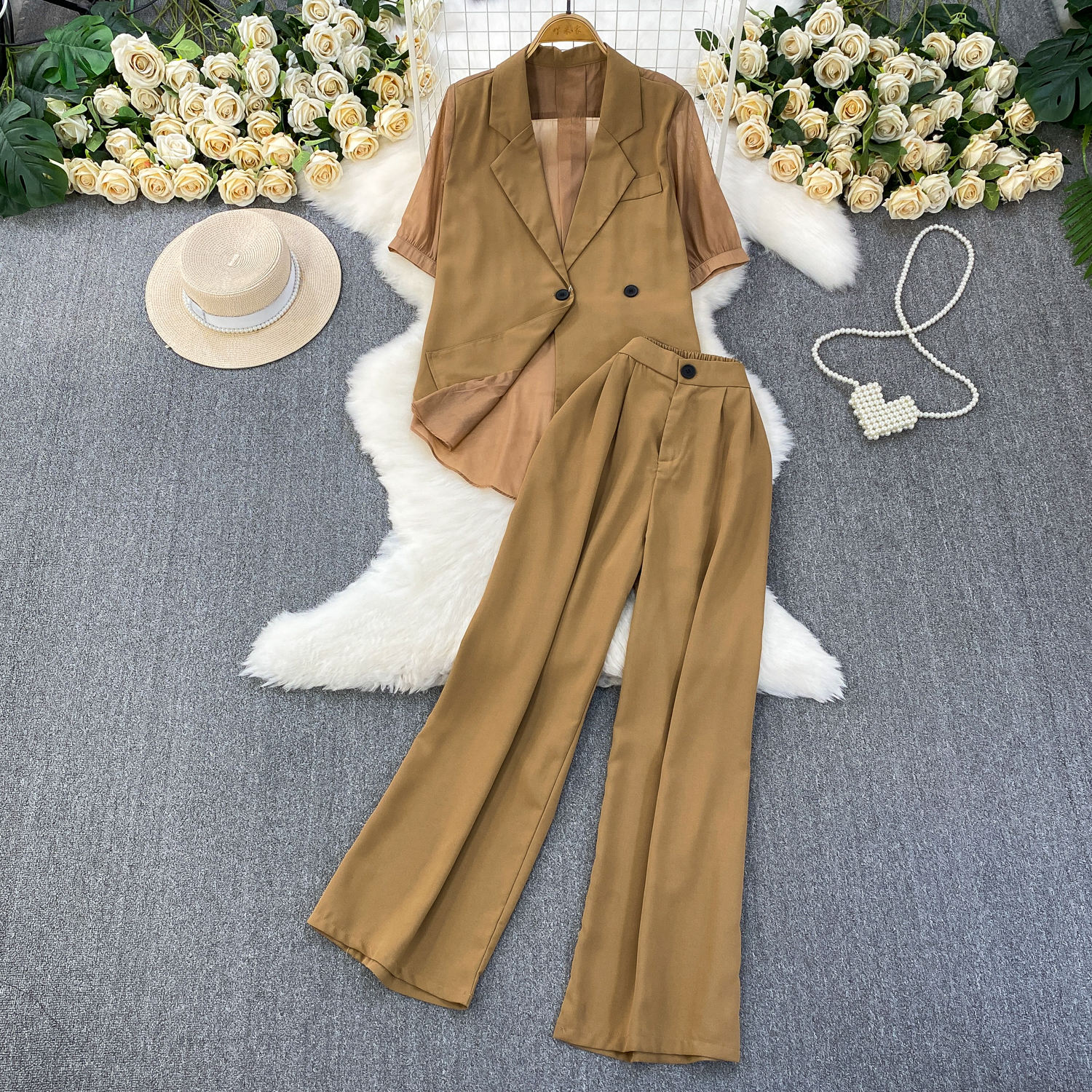 สีน้ำตาล