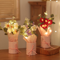 Ramo de Flores de Margarita Tejido a Mano, Mini Girasol de Ganchillo, Lavanda en Maceta, Regalo para Boda, Decoración de Hogar, Oficina y Escritorio