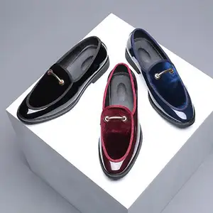 2023 New formal leather shoes flat non-slip men's business casual shoe large size British style trendy youth wedding shoes men