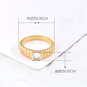 Anillo chapado en oro de acero de titanio para mujer, anillo de diamantes con personalidad decorativa de diseñador de estilo frío simple para mujer - Product Image 5