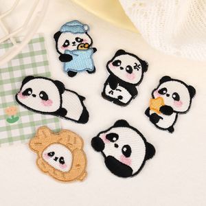 Nouvelle broderie mignonne autocollante de panda de 3 cm environ pour la décoration - Product Image 1